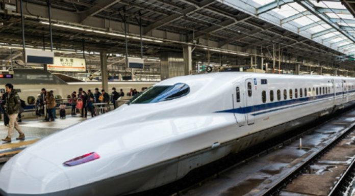 Tại sao nên sống ở Nhật Bản? Tìm hiểu ngay 8 lý do sau đây Hệ thống đường sắt cao tốc Shinkansen hiện đại nhất thế giới